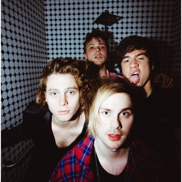 MEET your seller ♥️ - Picture 3 of 8